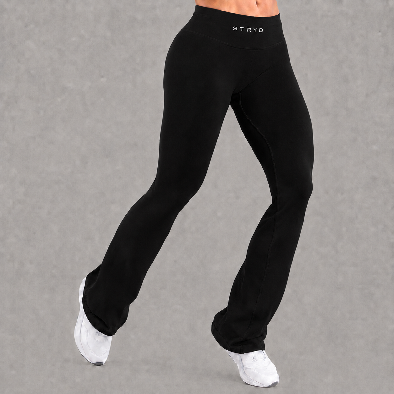 STRYD Flared Legging